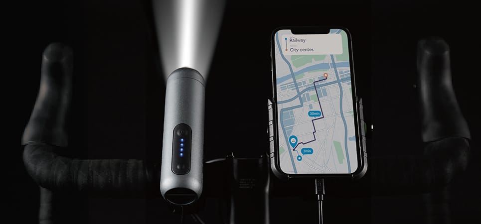 エレコム、スマートフォンを充電できる自転車用LEDライト発売