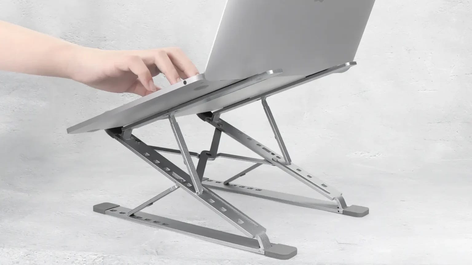 オウルテック、高さ・角度調整対応のノートPC＆タブレット用折り畳み式スタンド発売