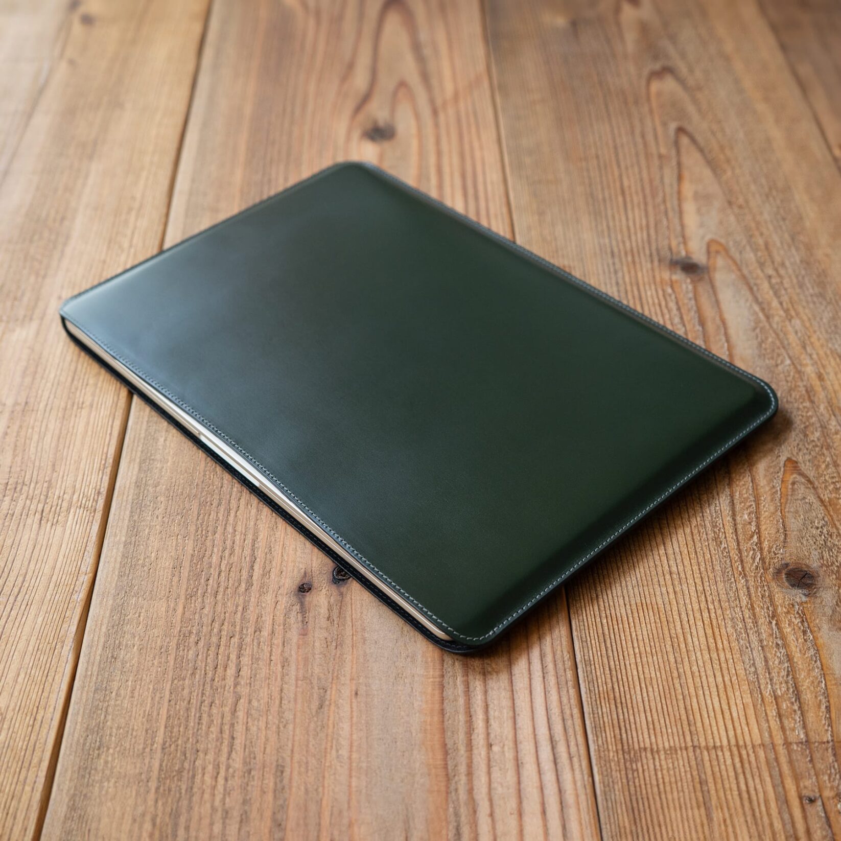 国立商店、15インチMacBook Air用レザースリーブを発売 APPLE LINKAGE