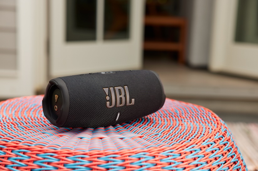 JBL、ポータブルスピーカー「Charge 5」「Boombox 3」のWi-Fi対応モデルを発売