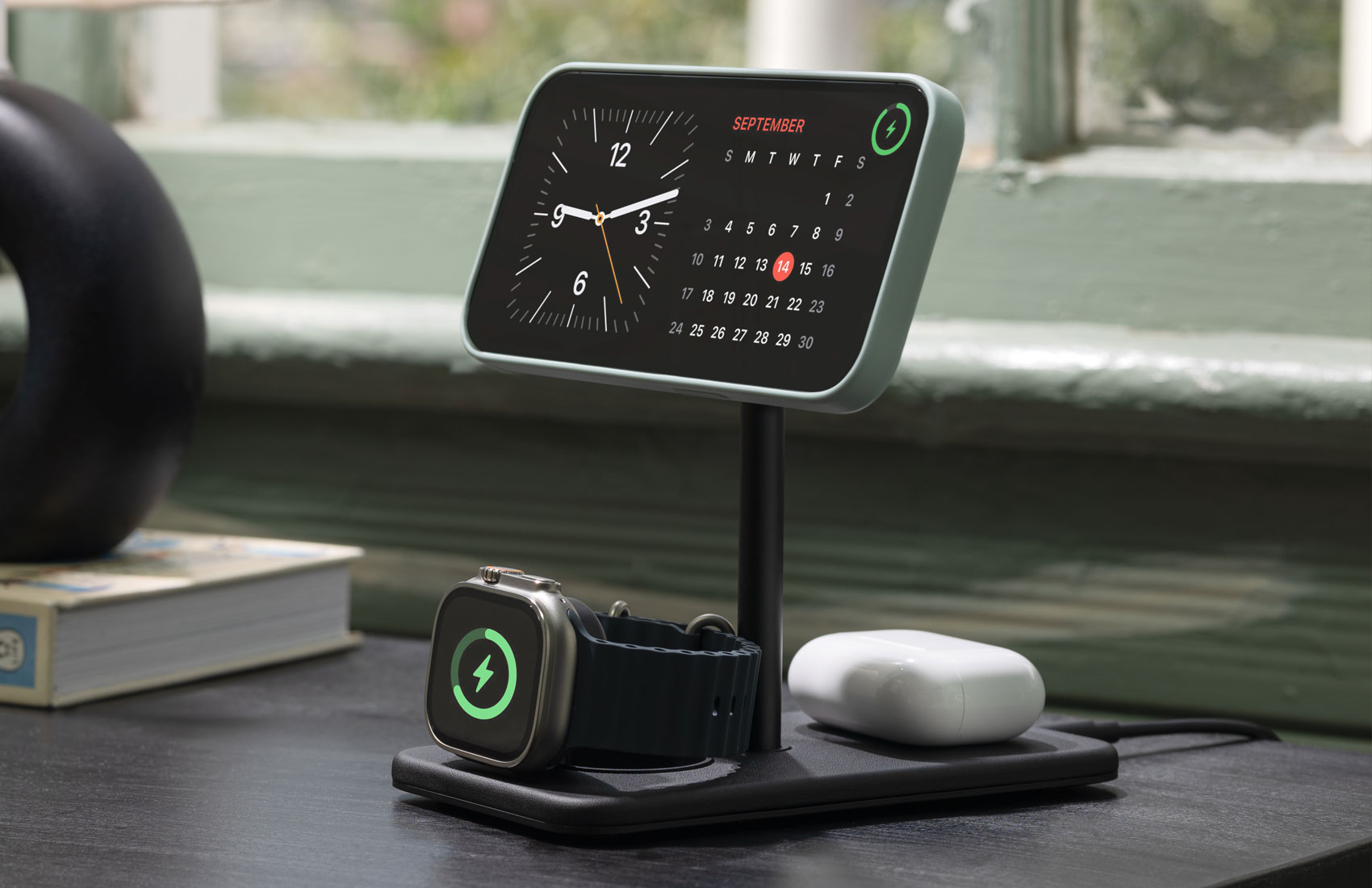 フォーカル、Twelve Southの3-in-1ワイヤレス充電スタンド「HiRise 3 Deluxe」を発売