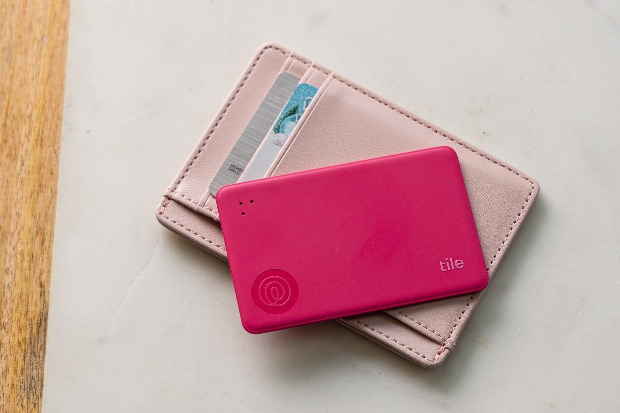 カード型スマートトラッカー「Tile Slim」に新色登場