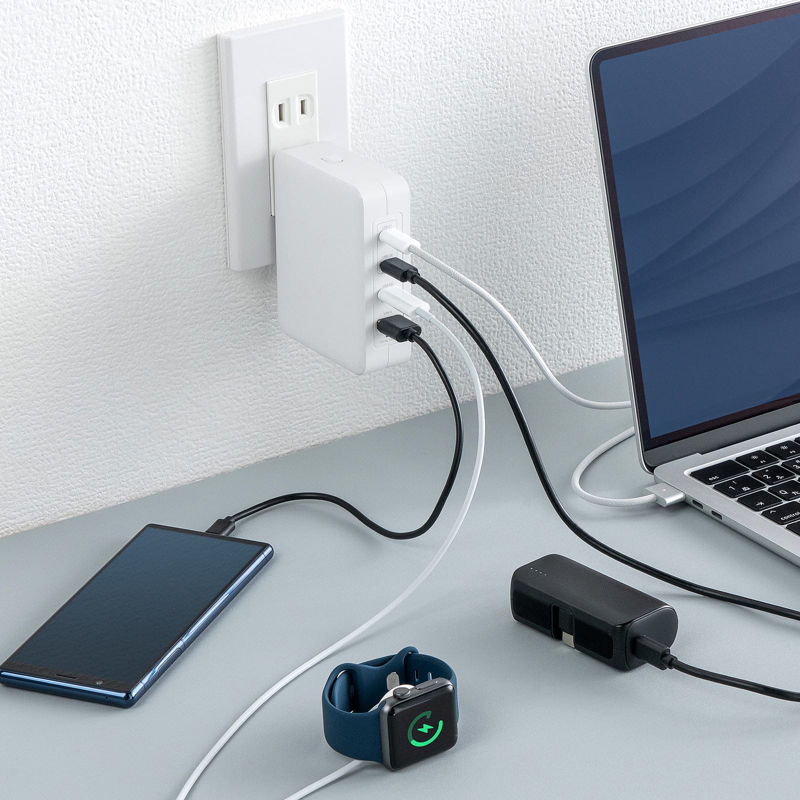 サンワサプライ、最大140W出力の4ポートUSB充電器を発売