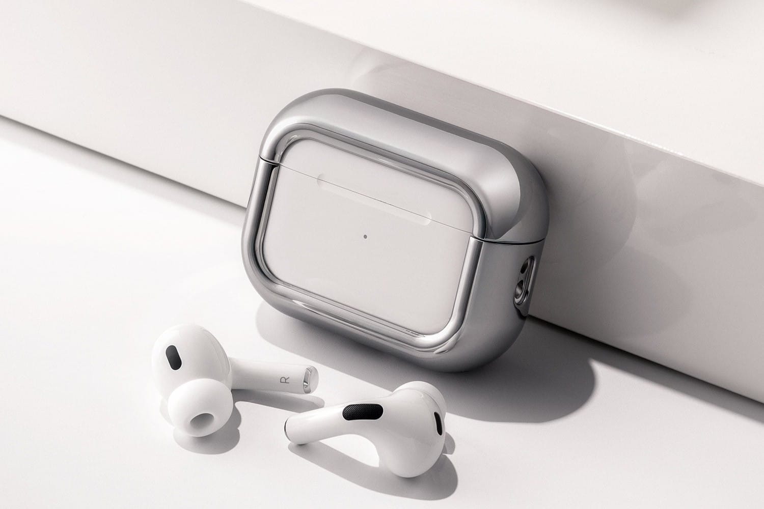 Arc、AirPods Pro用アルミバンパーを発売
