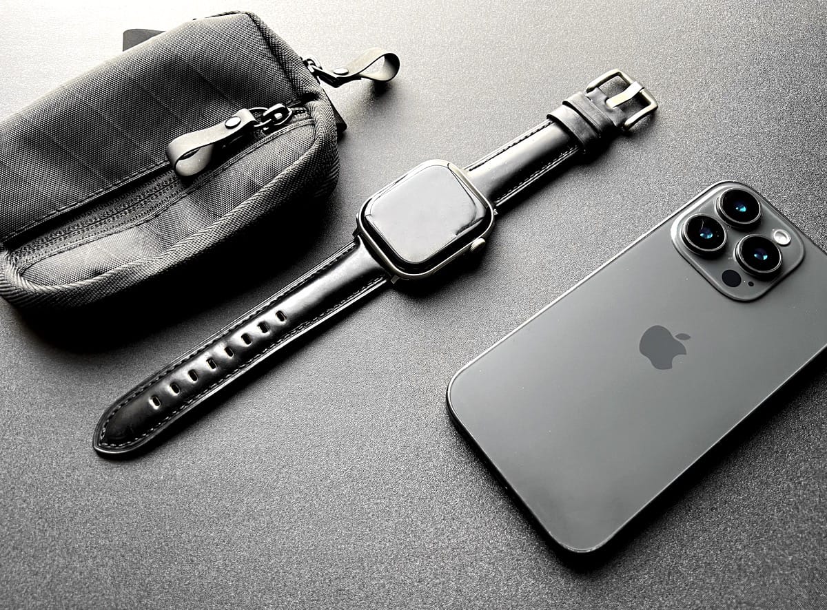 MinZ、シェルコードバンのApple Watch用バンドを復刻販売