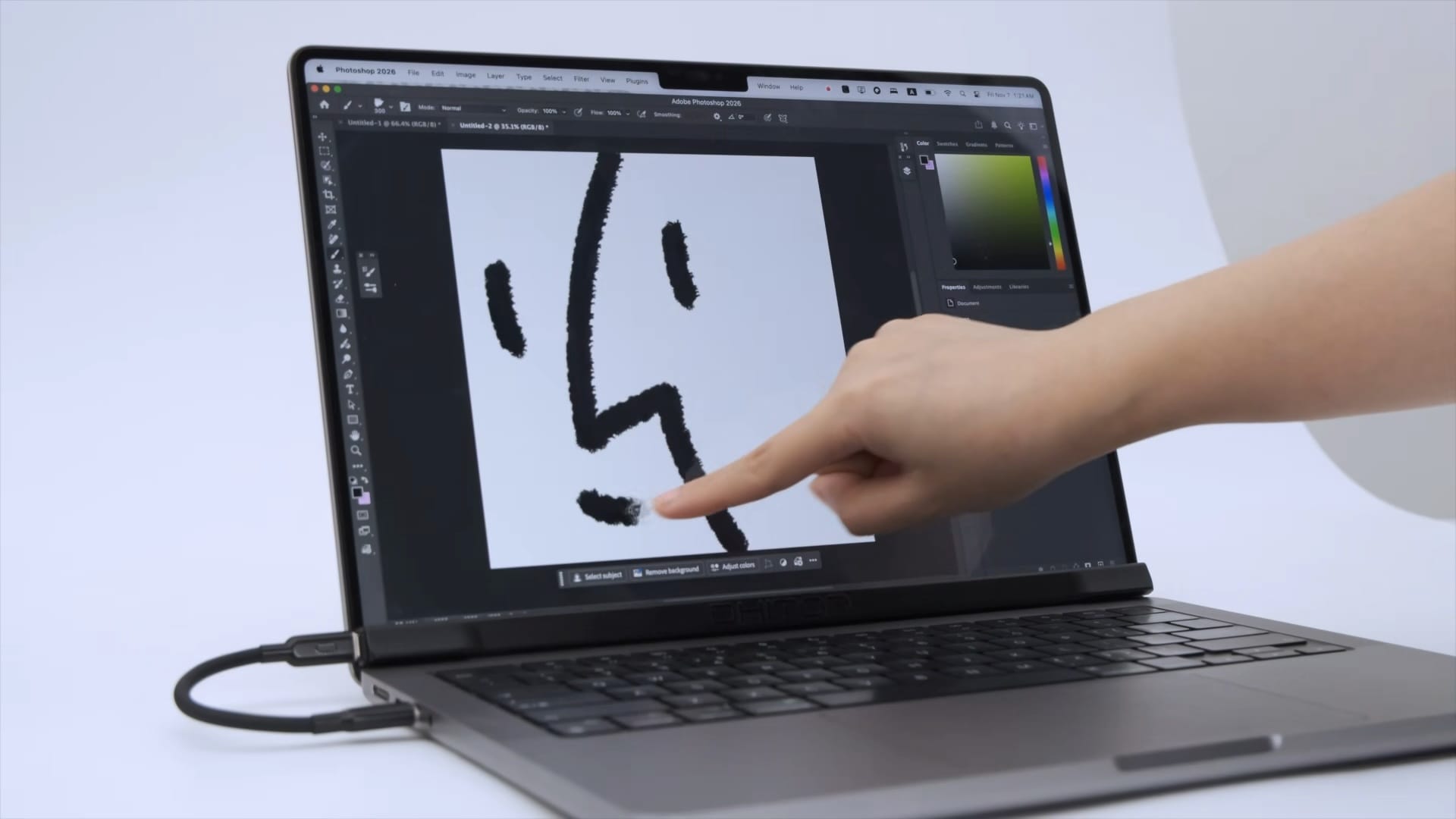 MacBook Air/Pro用着脱式タッチスクリーン「Intricuit Magic Screen」